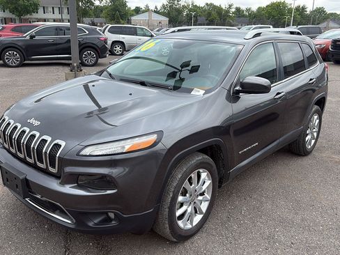 Used 2016 Jeep Cherokee Limited AWD/4WD image 3