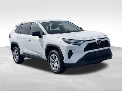 Used 2024 Toyota RAV4 LE AWD/4WD image 5