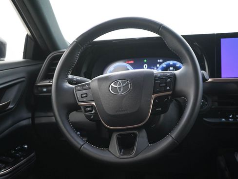 Used 2024 Toyota Crown AWD/4WD image 15