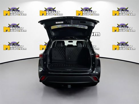 Used 2023 Toyota Highlander L image 23