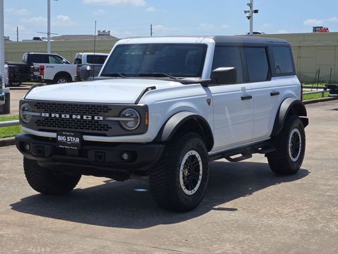Used 2023 Ford Bronco Badlands w/ Sasquatch Package AWD/4WD image 10