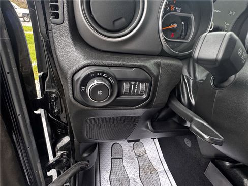 Used 2022 Jeep Wrangler Unlimited Sport AWD/4WD image 15