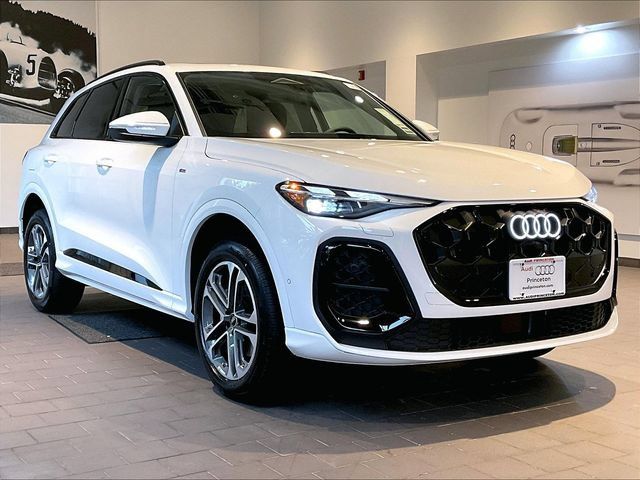 New 2026 Audi Q5 2.0T AWD/4WD image 1