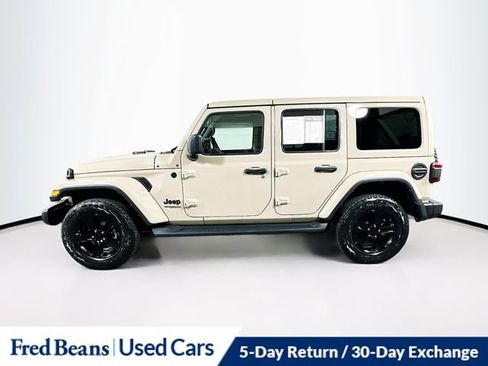 Used 2022 Jeep Wrangler Unlimited Sahara AWD/4WD image 5