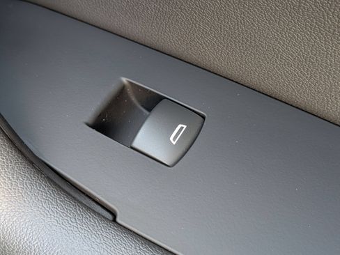 Used 2022 Chevrolet Blazer RS w/ Enhanced Convenience Package FWD image 37