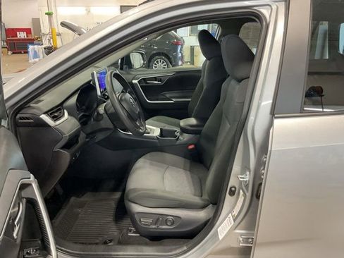 Used 2025 Toyota RAV4 XLE AWD/4WD image 10