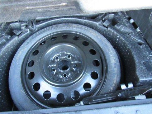 Used 2017 Chevrolet Equinox LT w/ Convenience Package image 30