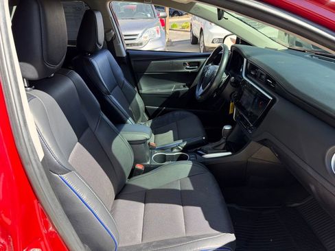 Used 2019 Toyota Corolla SE FWD image 18