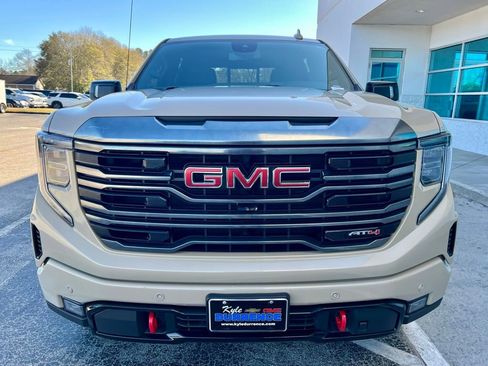 Used 2023 GMC Sierra 1500 AT4 w/ AT4 Preferred Package image 9