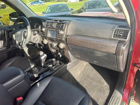 Used 2019 Toyota 4Runner TRD Off-Road Premium AWD/4WD image 39