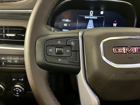 Used 2023 GMC Yukon XL SLT image 16