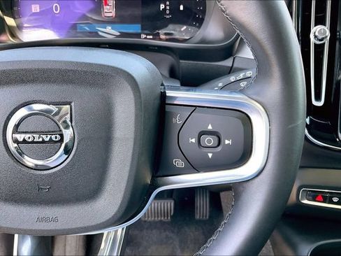 Used 2024 Volvo XC40 B5 Core AWD/4WD image 18