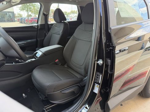 Used 2026 Hyundai Tucson SE FWD image 24