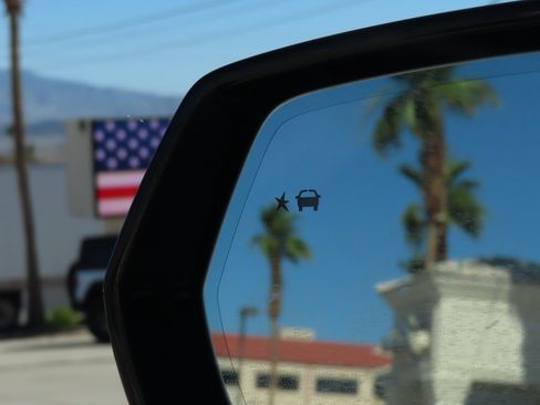 Used 2024 Cadillac XT4 Premium Luxury image 32