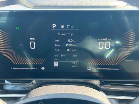 New 2026 Kia Carnival EX FWD image 35