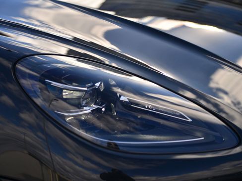 Certified 2026 Porsche Macan AWD/4WD image 11