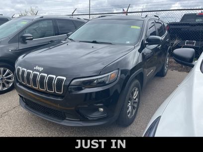 Used 2019 Jeep Cherokee Latitude Plus w/ Comfort/Convenience Group
