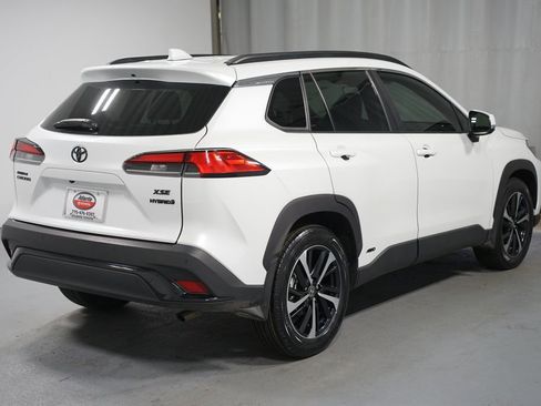 Certified 2024 Toyota Corolla Cross XSE image 8