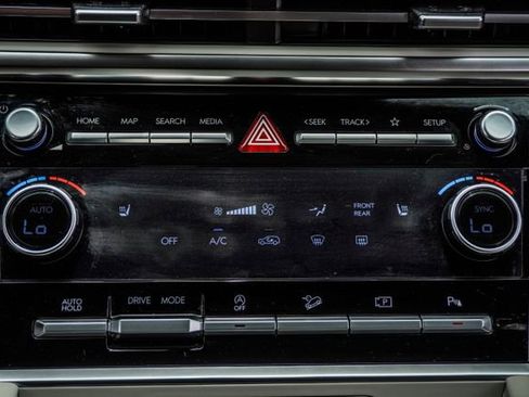 Used 2025 Hyundai Santa Fe SEL FWD image 21