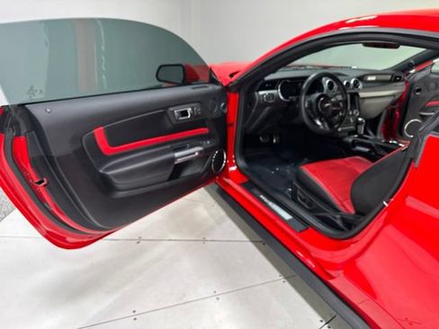Used 2021 Ford Mustang GT Premium w/ GT Performance Package RWD image 9