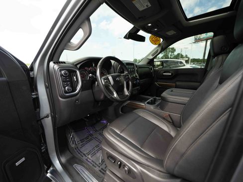 Used 2021 Chevrolet Silverado 1500 RST w/ Convenience Package II AWD/4WD image 8