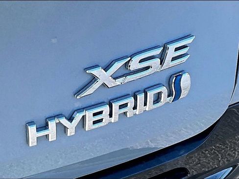 Used 2024 Toyota Sienna XSE image 23