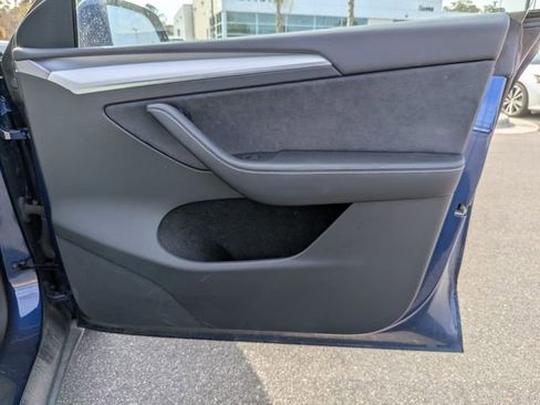 Used 2023 Tesla Model Y Long Range AWD/4WD image 36