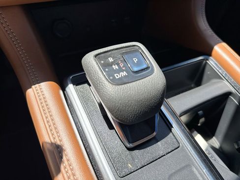 Used 2022 Nissan Pathfinder Platinum w/ Cargo Package image 18