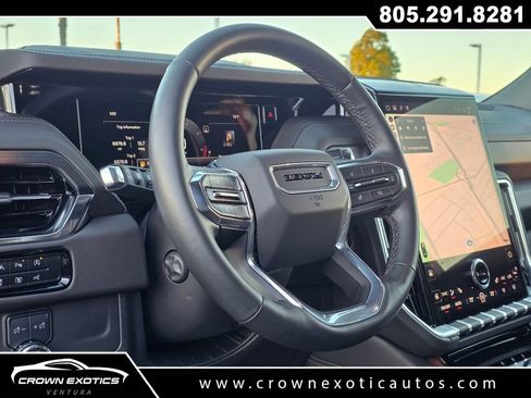 Used 2025 GMC Yukon XL Denali image 33