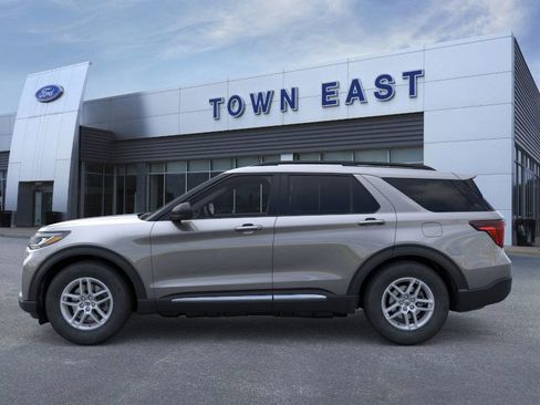 New 2025 Ford Explorer Active w/ Active Comfort Package image 3