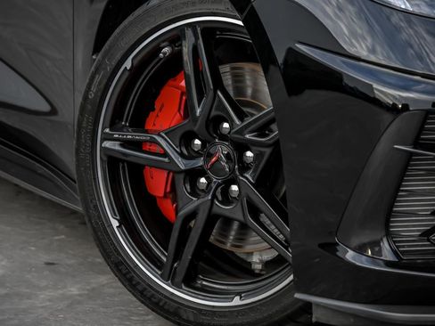 Used 2023 Chevrolet Corvette Stingray Preferred Cpe w/ Z51 Performance Package RWD image 4