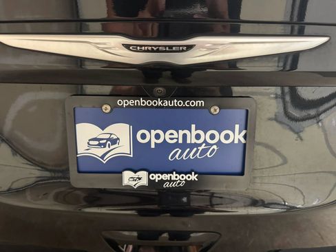 Used 2023 Chrysler Voyager LX FWD image 17