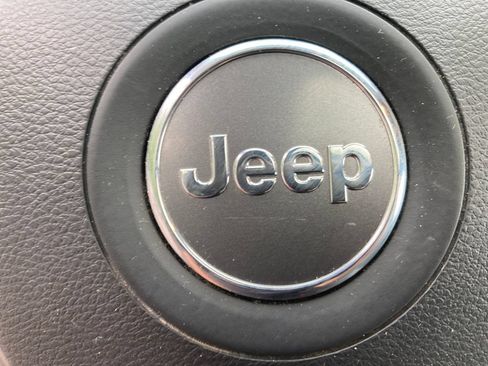 Used 2021 Jeep Grand Cherokee Limited AWD/4WD image 26