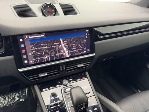 Used 2022 Porsche Cayenne image 59