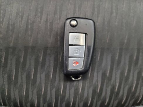Used 2017 Nissan Rogue S FWD image 32