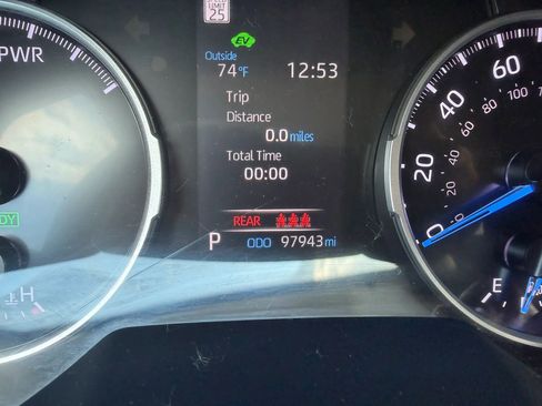 Used 2021 Toyota RAV4 LE AWD/4WD image 11