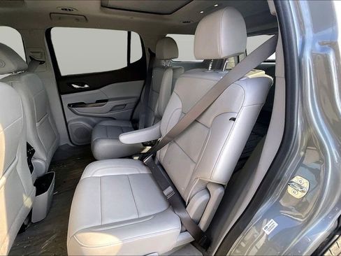 Used 2023 GMC Acadia SLT w/ Technology Package FWD image 19