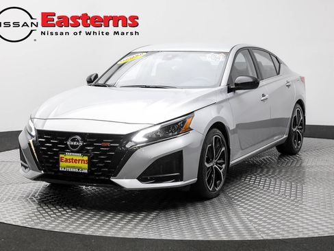 Used 2023 Nissan Altima 2.5 SR FWD image 1