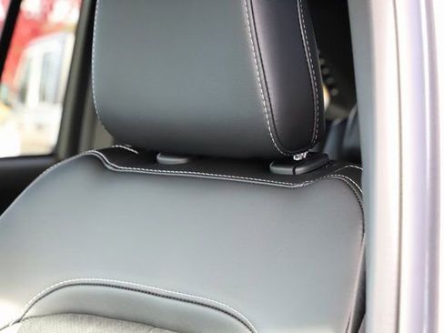 New 2025 Jeep Grand Cherokee Altitude AWD/4WD image 12