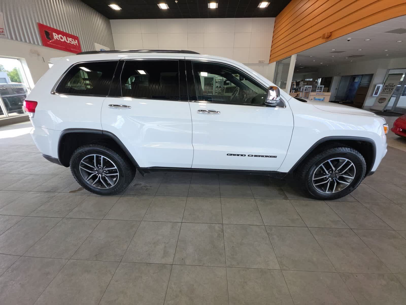 Used 2019 Jeep Grand Cherokee Limited AWD/4WD image 5