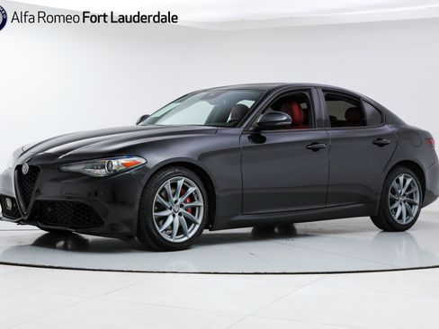 Used 2022 Alfa Romeo Giulia Sprint RWD image 1