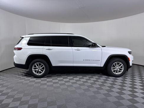 Used 2021 Jeep Grand Cherokee L Laredo w/ Luxury Tech Group I AWD/4WD image 15