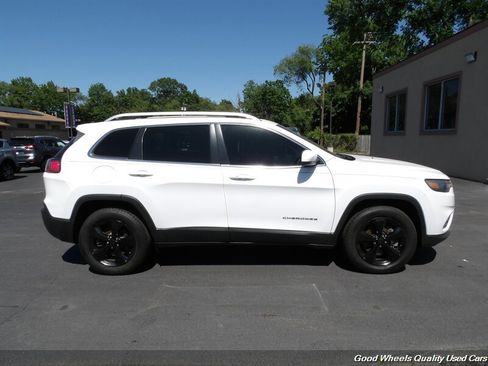 Used 2019 Jeep Cherokee Limited AWD/4WD image 4