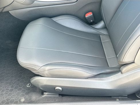 Used 2024 Mercedes-Benz CLE 450 4MATIC Coupe image 19