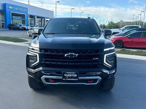 Certified 2025 Chevrolet Suburban Z71 AWD/4WD image 29