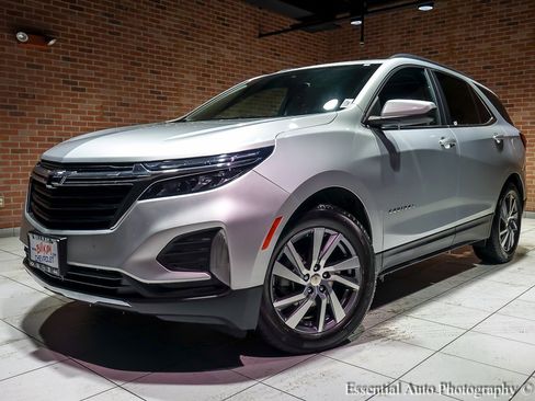 Used 2022 Chevrolet Equinox LT image 2