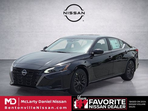 New 2026 Nissan Altima 2.5 SV FWD image 2