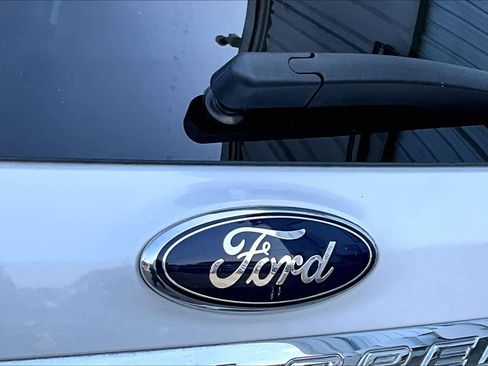 Used 2014 Ford Explorer XLT w/ Equipment Group 202A image 30