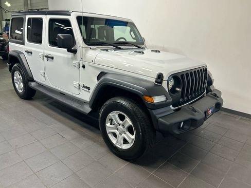 Used 2022 Jeep Wrangler Unlimited Sport AWD/4WD image 2