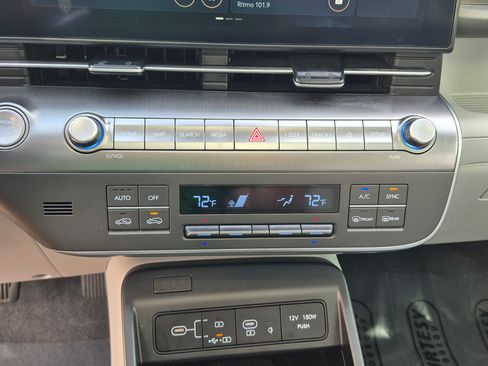 Used 2024 Hyundai Kona Limited FWD image 28